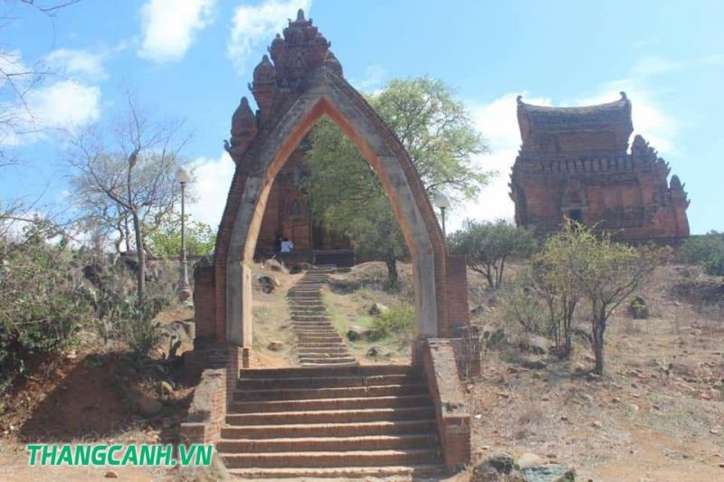 Tháp Pô Klong Garai