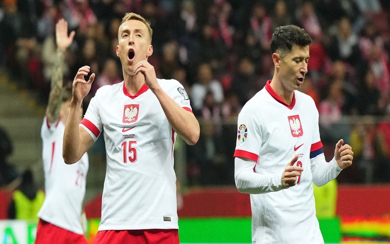 Play Away là gì? Loạt trận kinh điển của kỷ nguyên cơ hội thứ hai trong bóng đá 